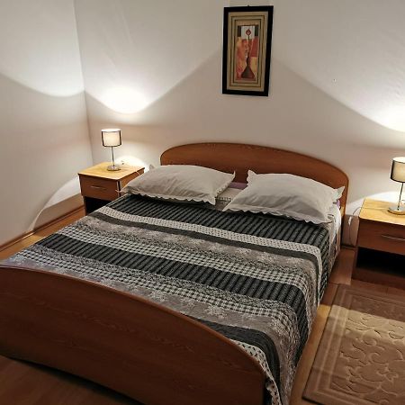 Apartmani Prova Tisno Bagian luar foto
