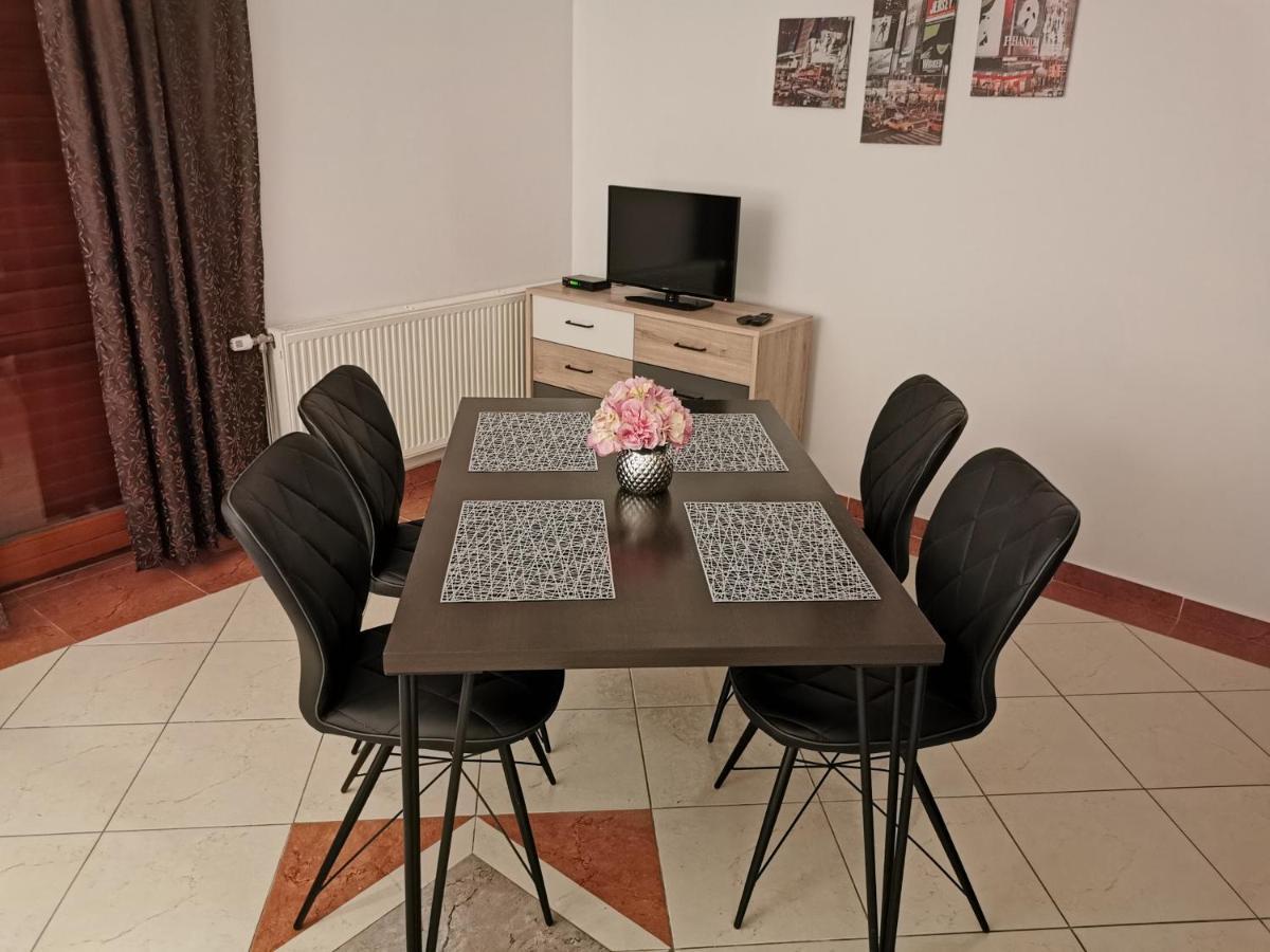 Apartmani Prova Tisno Bagian luar foto