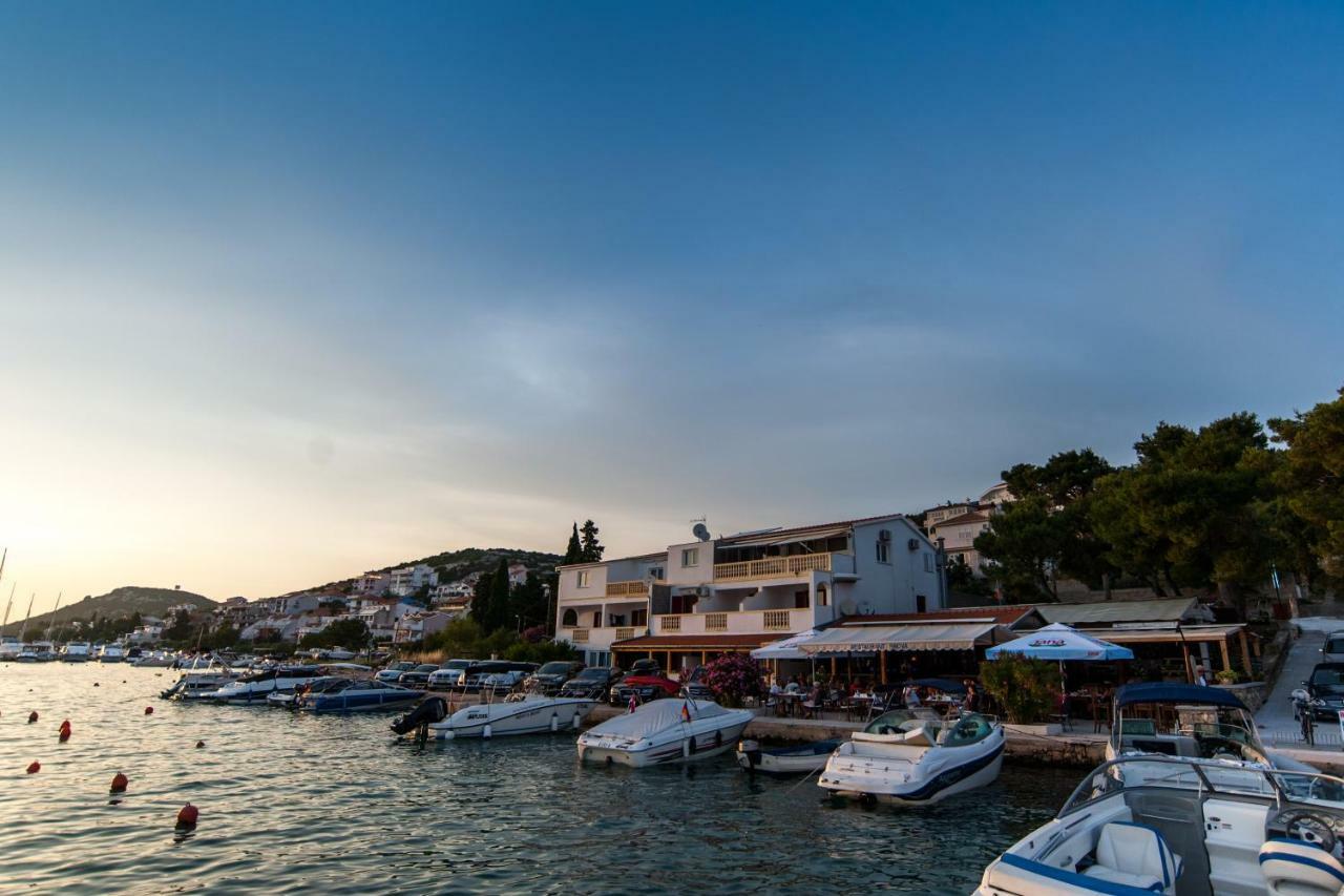 Apartmani Prova Tisno Bagian luar foto