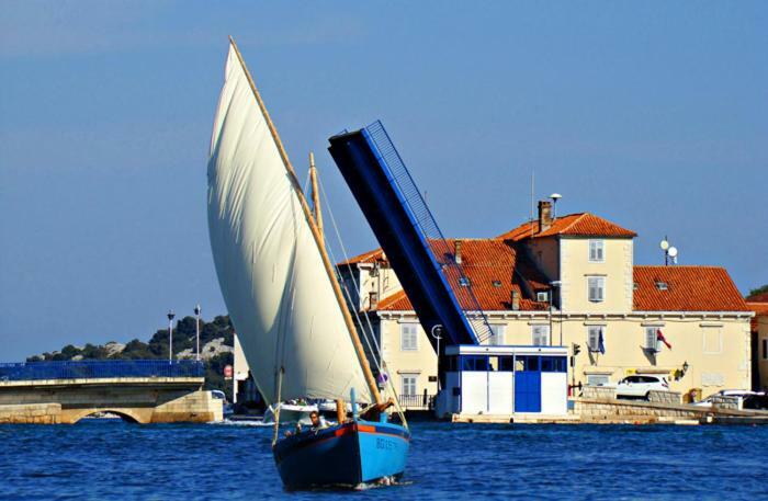 Apartmani Prova Tisno Bagian luar foto
