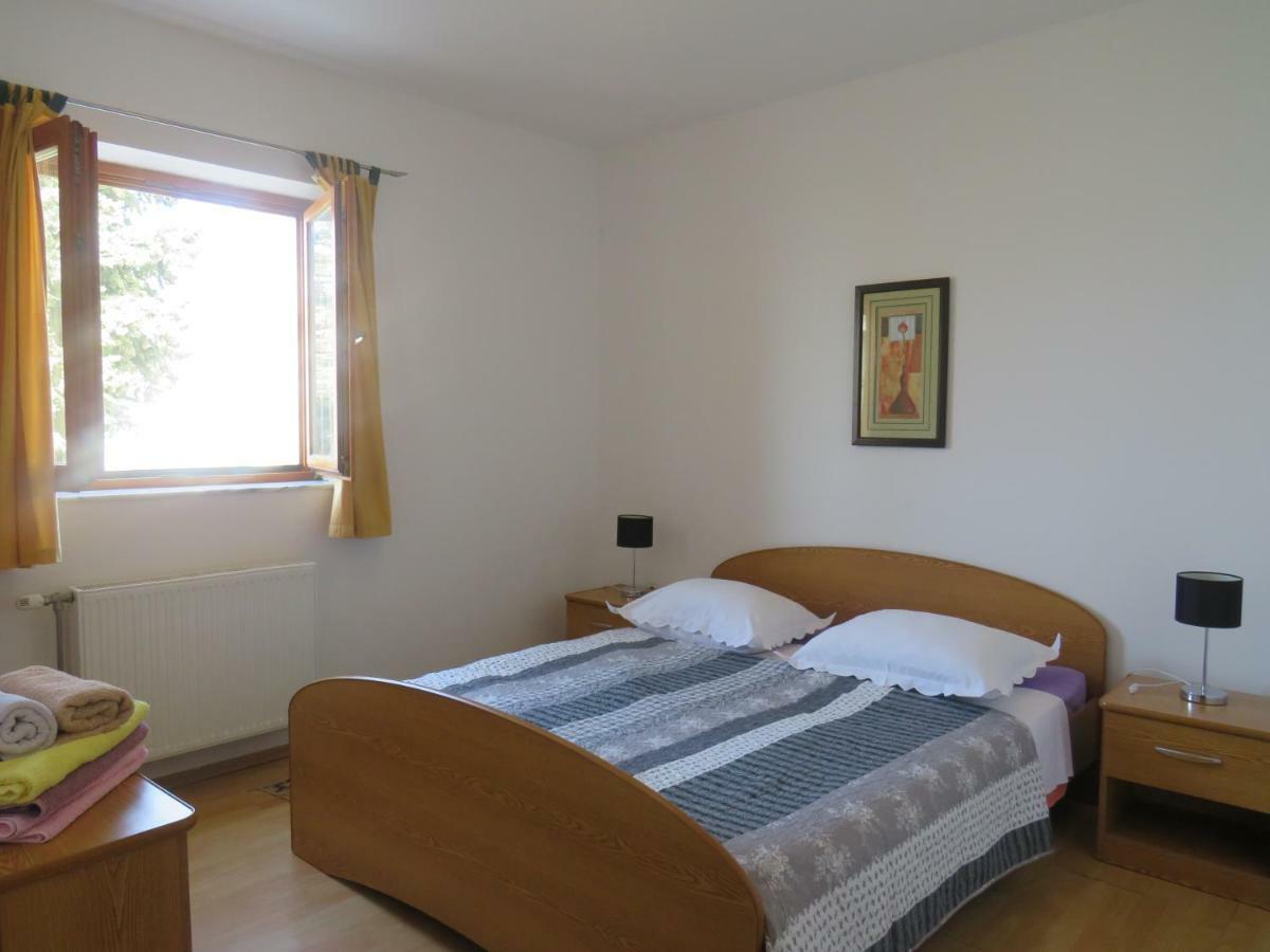 Apartmani Prova Tisno Bagian luar foto